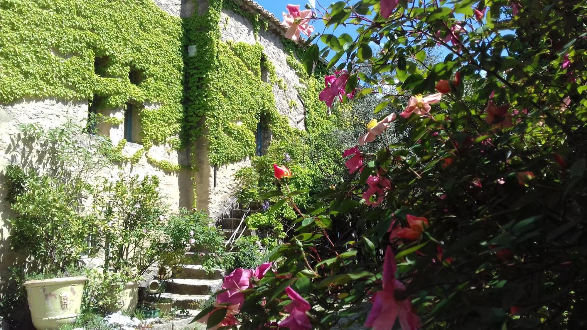 Le Mas Du Lac Uzès Zewnętrze zdjęcie